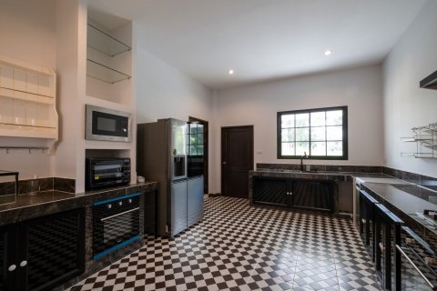 Casa de 5 dormitorios en Chiang Mai, Tailandia № 155318 - foto 10