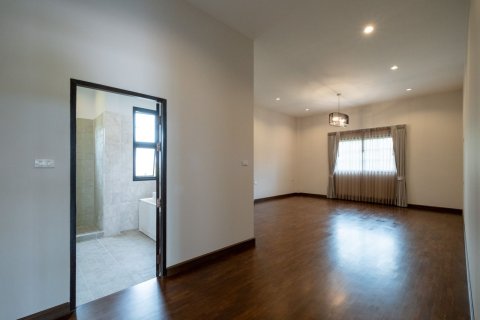 Casa de 5 dormitorios en Chiang Mai, Tailandia № 155318 - foto 18