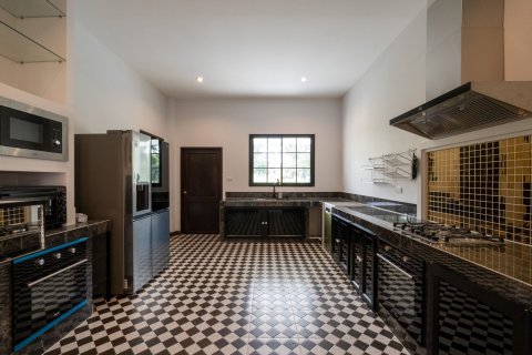 Casa de 5 dormitorios en Chiang Mai, Tailandia № 155318 - foto 11