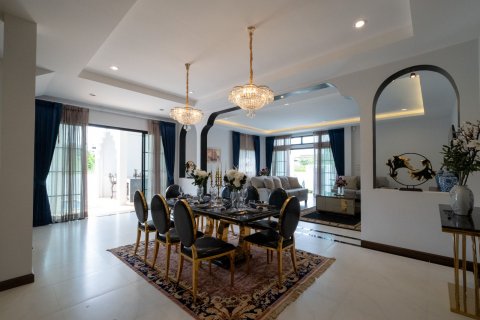 Casa de 5 dormitorios en Chiang Mai, Tailandia № 155318 - foto 9