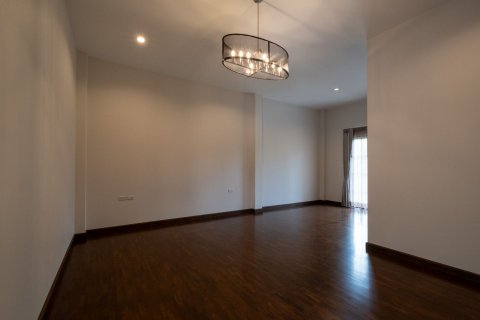 Casa de 5 dormitorios en Chiang Mai, Tailandia № 155318 - foto 19