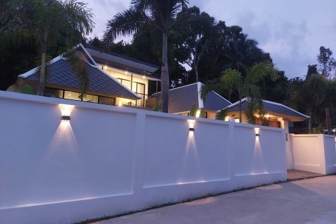Chalet de 4 dormitorios en Ko Samui, Tailandia № 164087 - foto 2