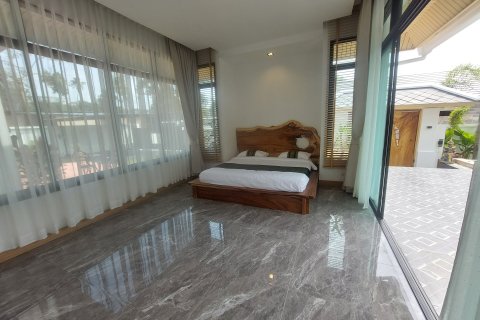 Chalet de 4 dormitorios en Ko Samui, Tailandia № 164087 - foto 15