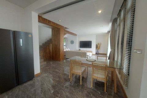 Chalet de 4 dormitorios en Ko Samui, Tailandia № 164087 - foto 14