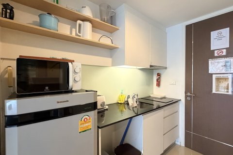 Condominio de 1 dormitorio en Watthana, Bangkok, Tailandia № 205731 - foto 3