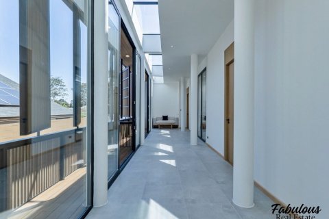 Chalet de 4 dormitorios en Bang Tao, Tailandia № 205734 - foto 8