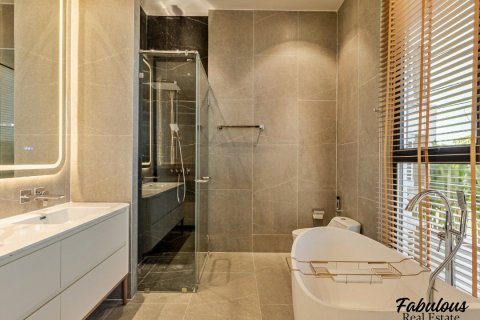 Chalet de 4 dormitorios en Bang Tao, Tailandia № 205734 - foto 14