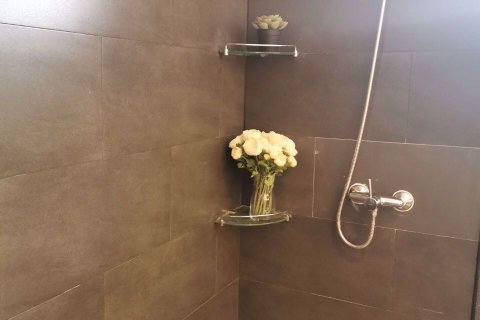 Condominio de 2 dormitorios en Watthana, Bangkok, Tailandia № 48141 - foto 12