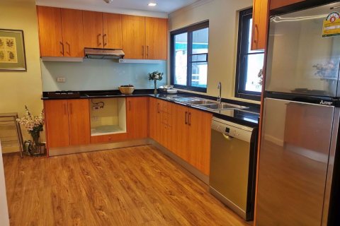 Condominio de 2 dormitorios en Watthana, Bangkok, Tailandia № 48141 - foto 5