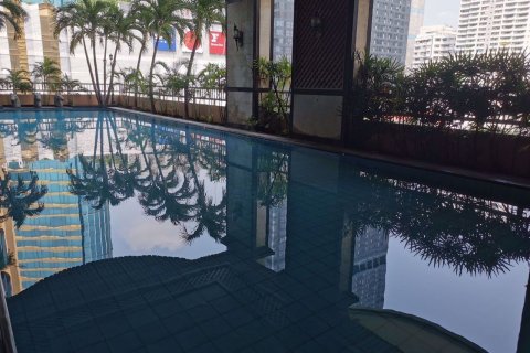 Condominio de 2 dormitorios en Watthana, Bangkok, Tailandia № 48141 - foto 13