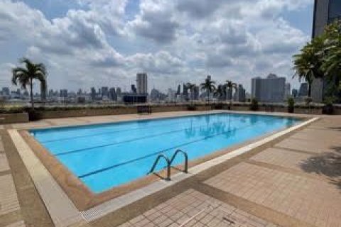 Condominio de 2 dormitorios en Khlong San, Bangkok, Tailandia № 48144 - foto 13