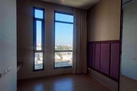 Condominio de 2 dormitorios en Huai Khwang, Bangkok, Tailandia № 48138 - foto 2