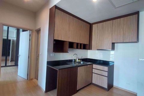 Condominio de 2 dormitorios en Huai Khwang, Bangkok, Tailandia № 48138 - foto 6