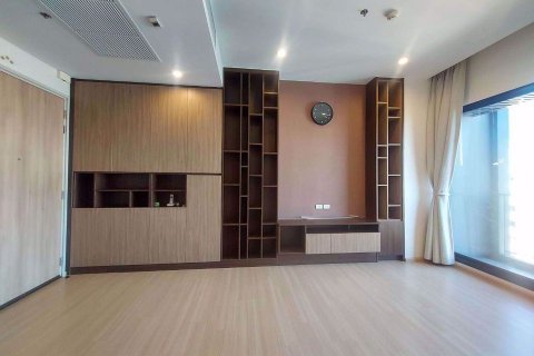 Condominio de 2 dormitorios en Huai Khwang, Bangkok, Tailandia № 48138