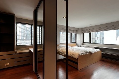 Condo in Bangkok, Thailand, 4 bedrooms  № 201266 - photo 5