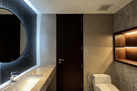 Condo in Bangkok, Thailand, 4 bedrooms  № 201266 - photo 10