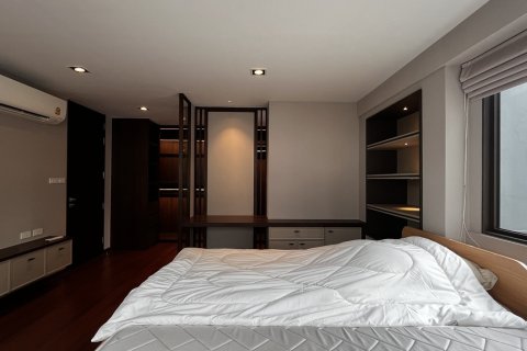 Condo in Bangkok, Thailand, 4 bedrooms  № 201266 - photo 6