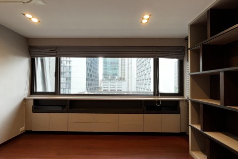 Condo in Bangkok, Thailand, 4 bedrooms  № 201266 - photo 8