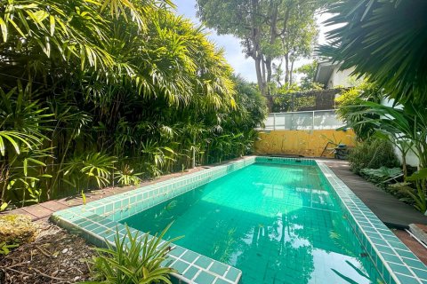 Casa de 3 dormitorios en Bangkok, Tailandia № 110876 - foto 8