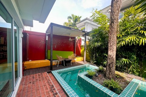 Casa de 3 dormitorios en Bangkok, Tailandia № 110876 - foto 7