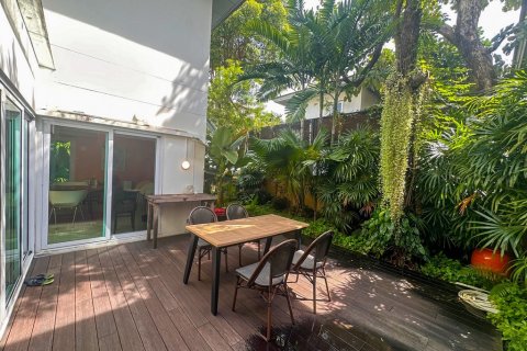 Casa de 3 dormitorios en Bangkok, Tailandia № 110876 - foto 6