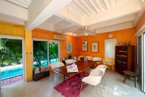 Casa de 3 dormitorios en Bangkok, Tailandia № 110876 - foto 3