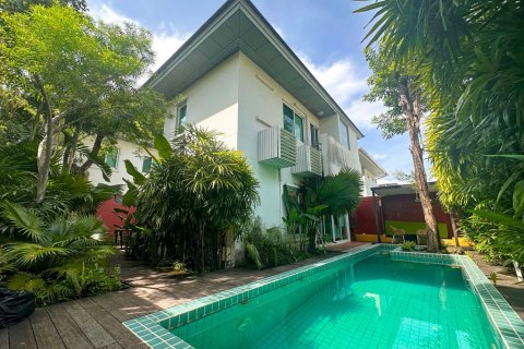 Casa de 3 dormitorios en Bangkok, Tailandia № 110876