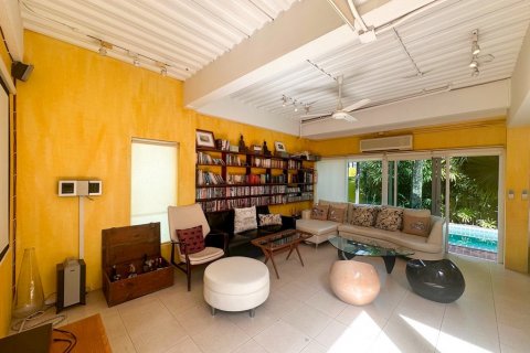 Casa de 3 dormitorios en Bangkok, Tailandia № 110876 - foto 4