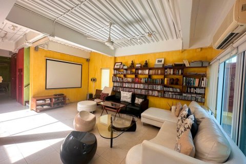 Casa de 3 dormitorios en Bangkok, Tailandia № 110876 - foto 5