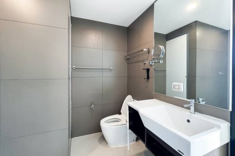 Condominio de 2 dormitorios en Bangkok, Tailandia № 152393 - foto 10