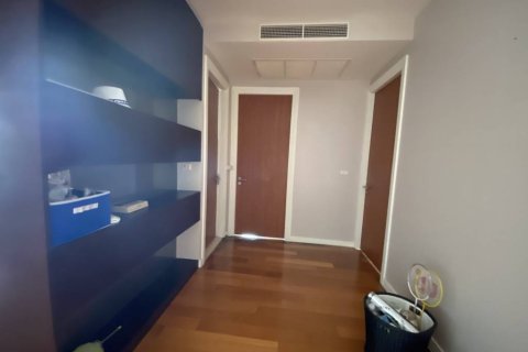 Condominio de 2 dormitorios en Bang Kho Laem, Bangkok, Tailandia № 152388 - foto 4