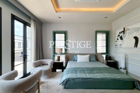 House in Pattaya, Thailand 4 bedrooms № 197681 - photo 16