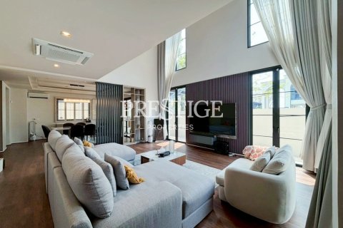 House in Pattaya, Thailand 4 bedrooms № 197681 - photo 3