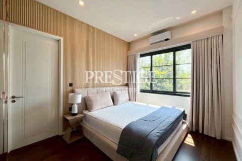 House in Pattaya, Thailand 4 bedrooms № 197681 - photo 25