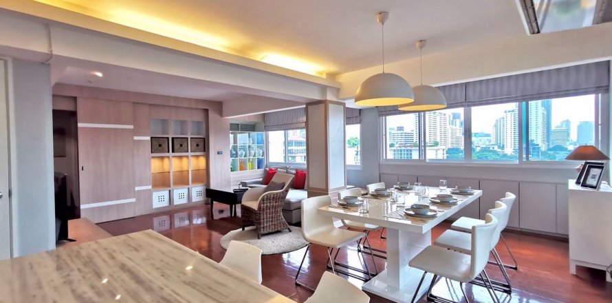Condo in Watthana, Bangkok, Thailand, 2 bedrooms  № 47545