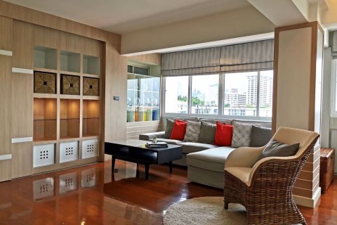 Condo in Watthana, Bangkok, Thailand, 2 bedrooms  № 47545 - photo 7