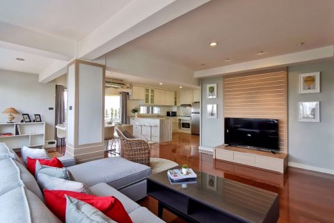 Condo in Watthana, Bangkok, Thailand, 2 bedrooms  № 47545 - photo 11