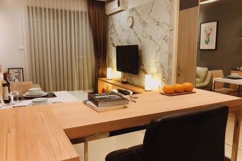 Condominio de 1 dormitorio en Huai Khwang, Bangkok, Tailandia № 47549 - foto 5