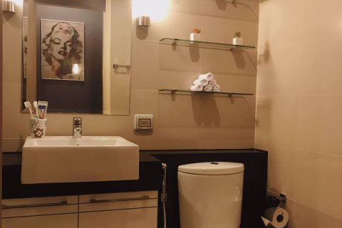 Condominio de 1 dormitorio en Huai Khwang, Bangkok, Tailandia № 47549 - foto 18