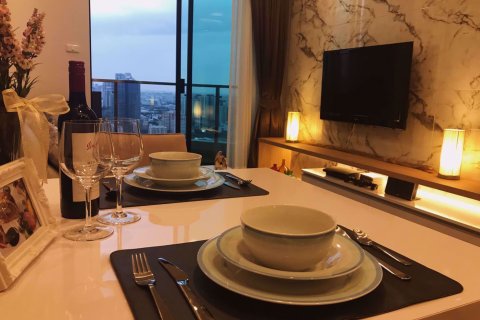 Condominio de 1 dormitorio en Huai Khwang, Bangkok, Tailandia № 47549 - foto 4