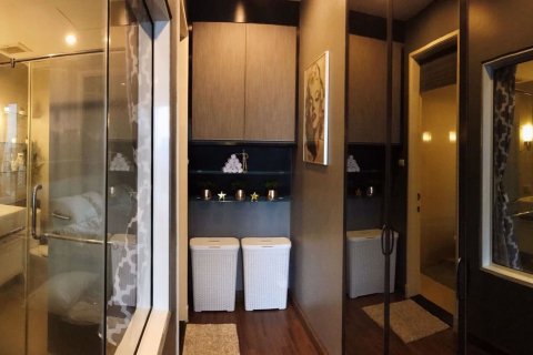 Condominio de 1 dormitorio en Huai Khwang, Bangkok, Tailandia № 47549 - foto 14