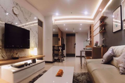 Condominio de 1 dormitorio en Huai Khwang, Bangkok, Tailandia № 47549 - foto 3