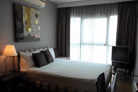 Condo in Sathon, Bangkok, Thailand, 2 bedrooms  № 47548 - photo 4