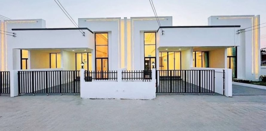 Casa de 2 dormitorios en Pattaya, Tailandia № 205429