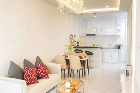 Casa de 2 dormitorios en Pattaya, Tailandia № 205429 - foto 9