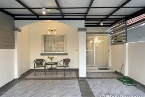 Casa de 2 dormitorios en Pattaya, Tailandia № 205432 - foto 2