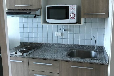 Condominio de 1 dormitorio en Phra Khanong, Bangkok, Tailandia № 206113 - foto 5