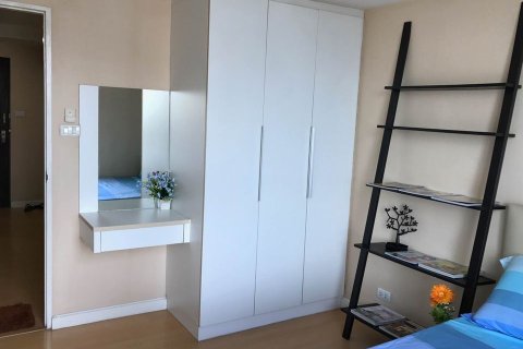 Condominio de 1 dormitorio en Phra Khanong, Bangkok, Tailandia № 206113 - foto 3