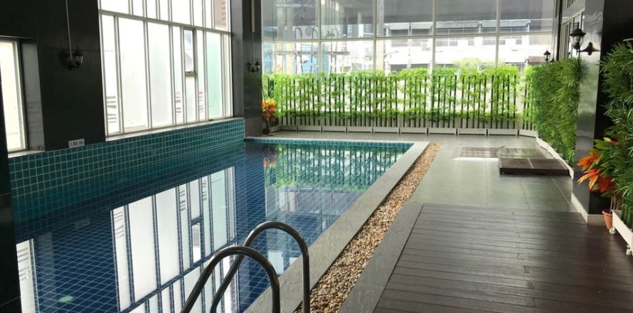 Condominio de 1 dormitorio en Phra Khanong, Bangkok, Tailandia № 206113