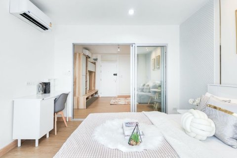 Condominio de 1 dormitorio en Phra Khanong, Bangkok, Tailandia № 206110 - foto 7